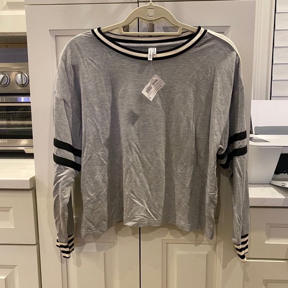 Cropped long sleeve t shirt